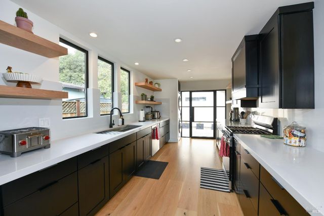 2470 W Pueblo Ave, Napa, CA 94558