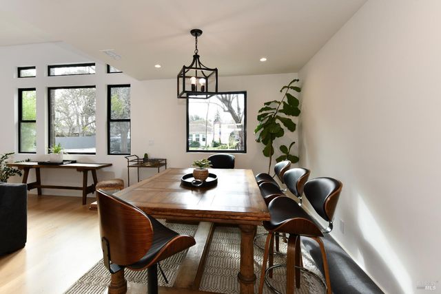 2470 W Pueblo Ave, Napa, CA 94558