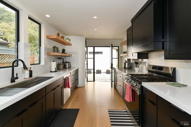 2470 W Pueblo Ave, Napa, CA 94558