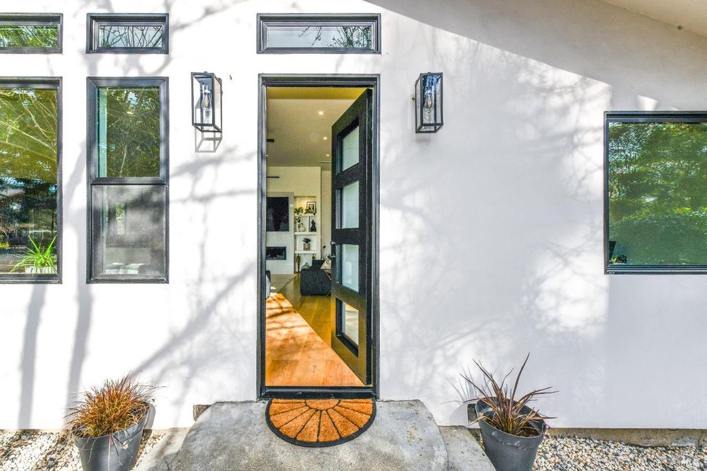 2470 W Pueblo Ave, Napa, CA 94558