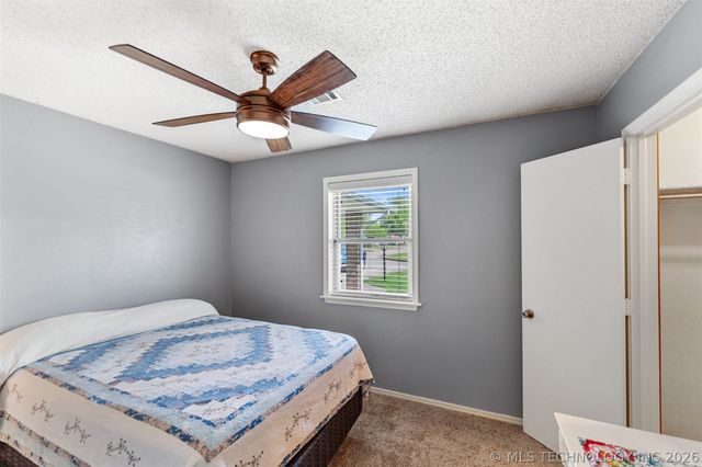 1208 Colonial Drive, Pryor, OK 74361