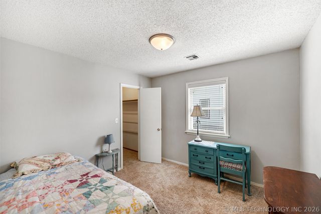 1208 Colonial Drive, Pryor, OK 74361