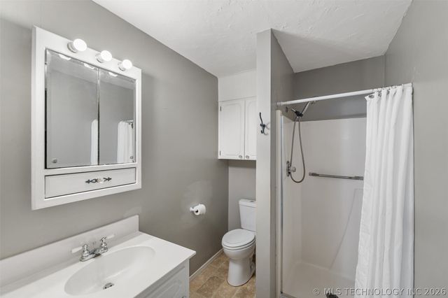 1208 Colonial Drive, Pryor, OK 74361