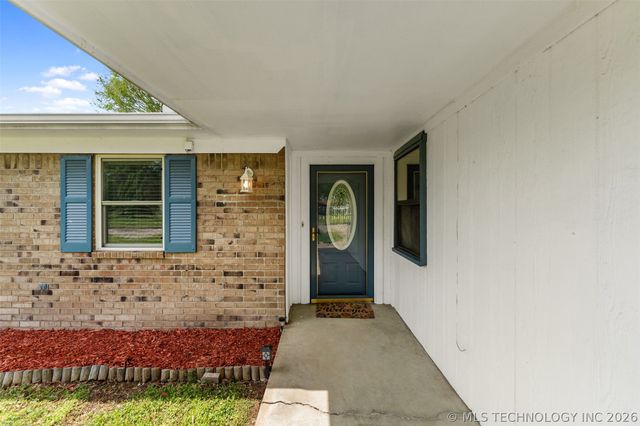 1208 Colonial Drive, Pryor, OK 74361