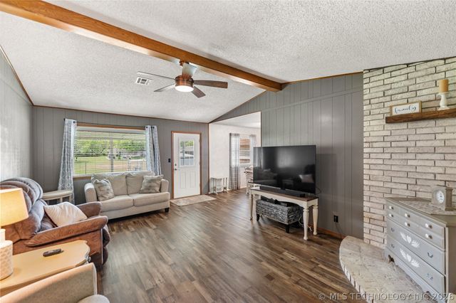 1208 Colonial Drive, Pryor, OK 74361
