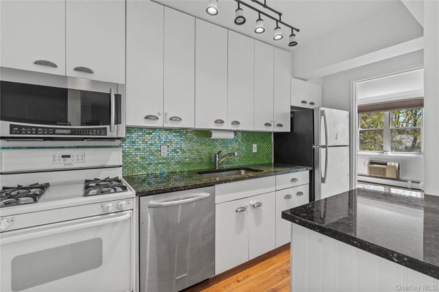 119 E Hartsdale Avenue 5K, Hartsdale, NY 10530