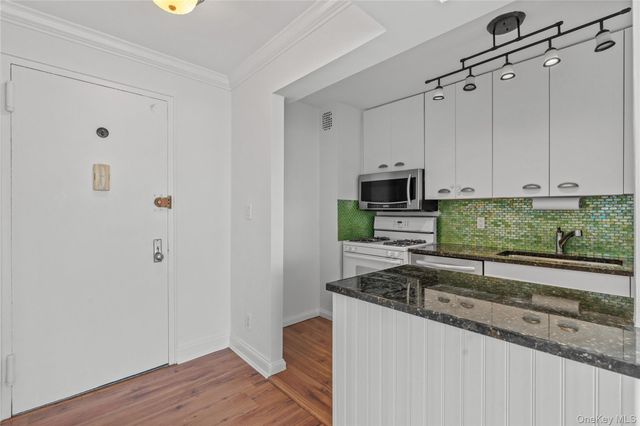 119 E Hartsdale Avenue 5K, Hartsdale, NY 10530