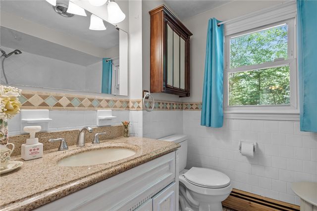 416 Farnum Pike, Smithfield, RI 02917