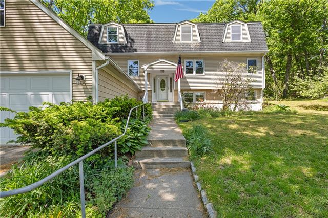416 Farnum Pike, Smithfield, RI 02917
