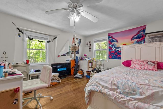 416 Farnum Pike, Smithfield, RI 02917