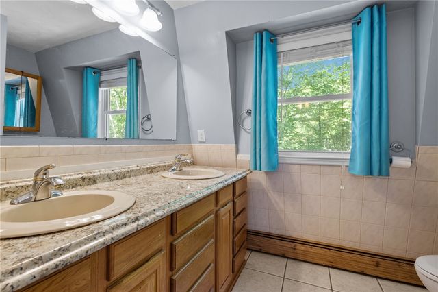 416 Farnum Pike, Smithfield, RI 02917