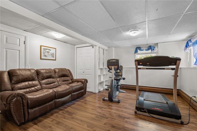 416 Farnum Pike, Smithfield, RI 02917