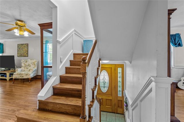 416 Farnum Pike, Smithfield, RI 02917