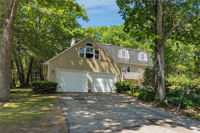 416 Farnum Pike, Smithfield, RI 02917