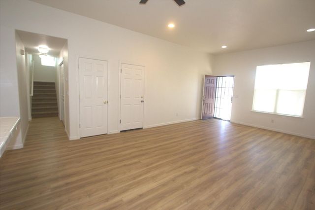 2261 Mogan Ave, Sacramento, CA 95838