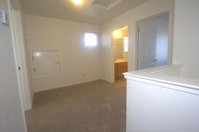 2261 Mogan Ave, Sacramento, CA 95838