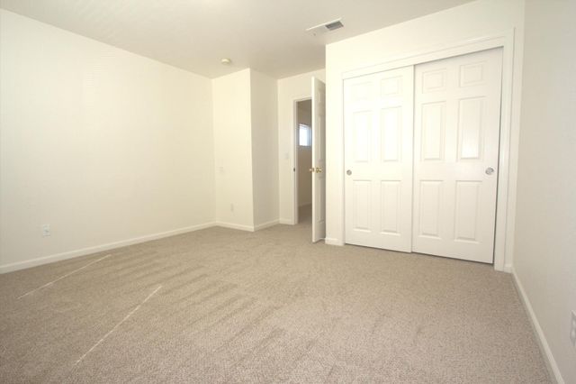 2261 Mogan Ave, Sacramento, CA 95838