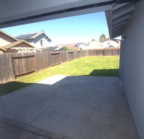 2261 Mogan Ave, Sacramento, CA 95838