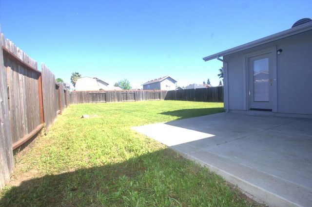 2261 Mogan Ave, Sacramento, CA 95838