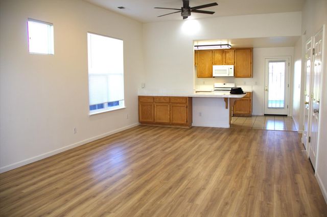 2261 Mogan Ave, Sacramento, CA 95838