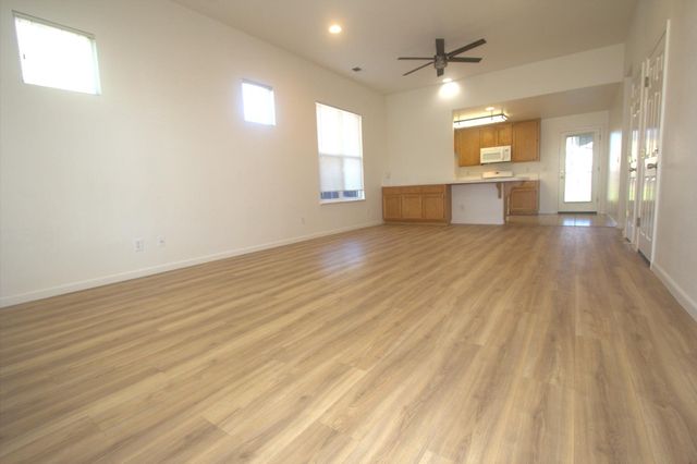 2261 Mogan Ave, Sacramento, CA 95838