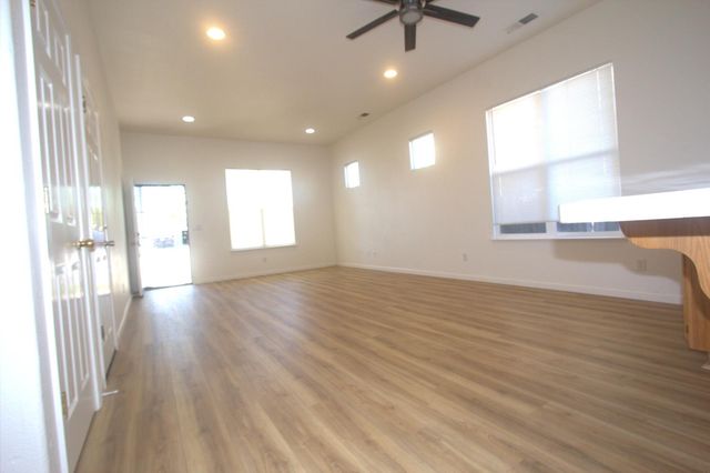 2261 Mogan Ave, Sacramento, CA 95838