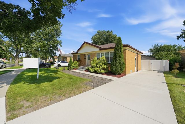 11201 Mandel Avenue, Westchester, IL 60154