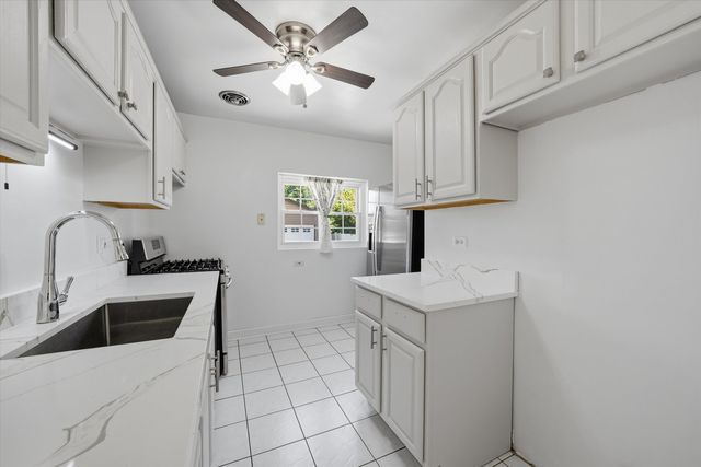 11201 Mandel Avenue, Westchester, IL 60154