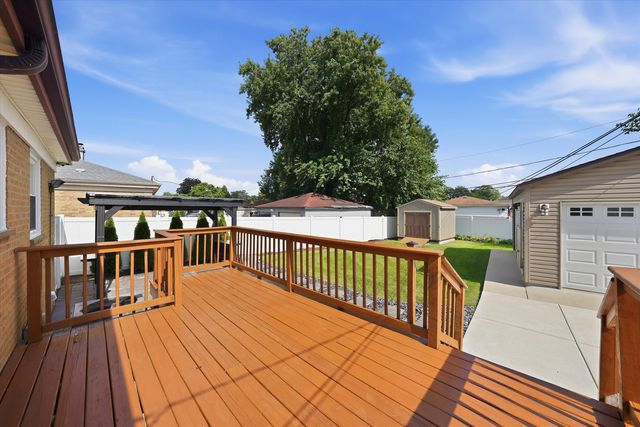 11201 Mandel Avenue, Westchester, IL 60154