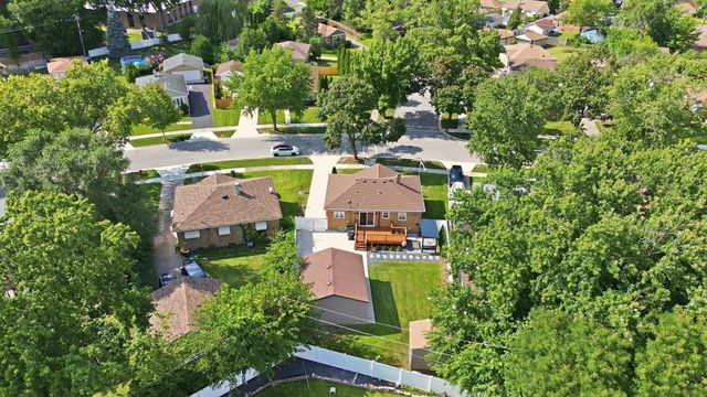 11201 Mandel Avenue, Westchester, IL 60154