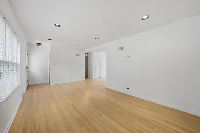 11201 Mandel Avenue, Westchester, IL 60154