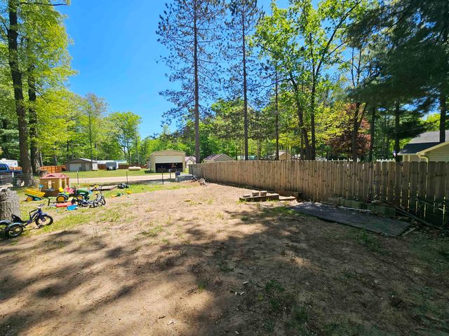 632 Pine Street, Harrison, MI 48625