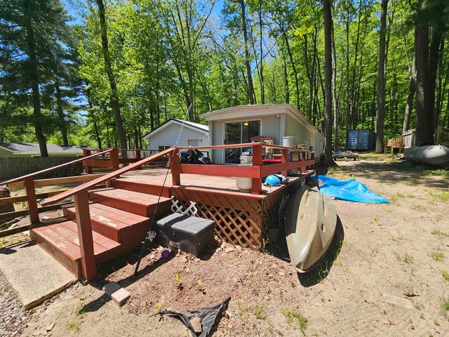 632 Pine Street, Harrison, MI 48625