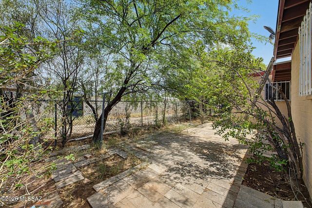 1731 E Holladay Street, Tucson, AZ 85706