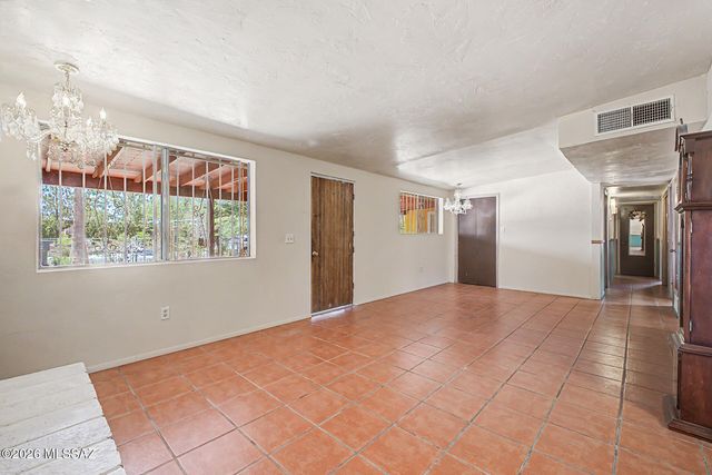 1731 E Holladay Street, Tucson, AZ 85706