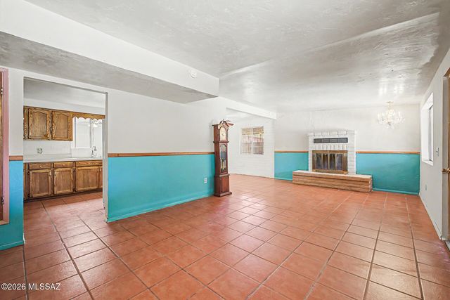 1731 E Holladay Street, Tucson, AZ 85706