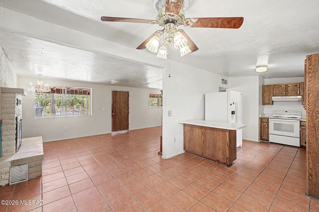 1731 E Holladay Street, Tucson, AZ 85706