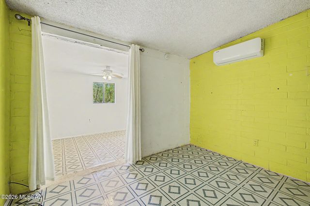 1731 E Holladay Street, Tucson, AZ 85706