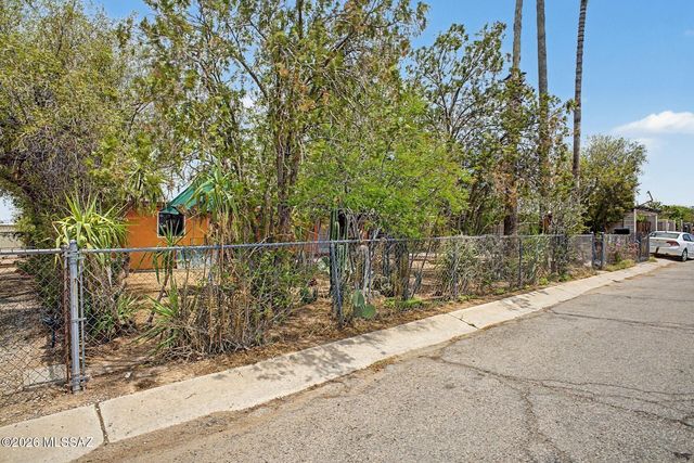 1731 E Holladay Street, Tucson, AZ 85706