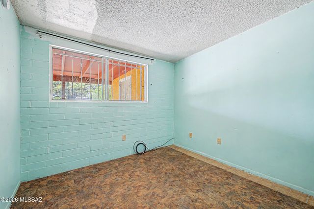1731 E Holladay Street, Tucson, AZ 85706