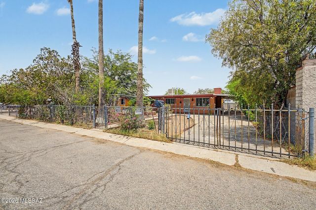 1731 E Holladay Street, Tucson, AZ 85706