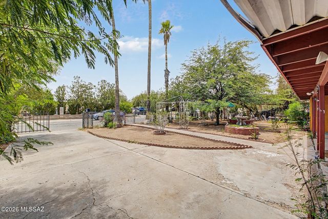 1731 E Holladay Street, Tucson, AZ 85706