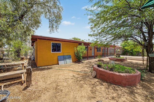 1731 E Holladay Street, Tucson, AZ 85706