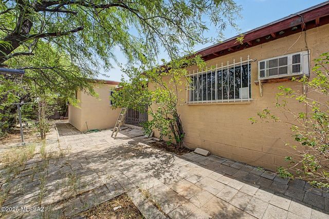 1731 E Holladay Street, Tucson, AZ 85706
