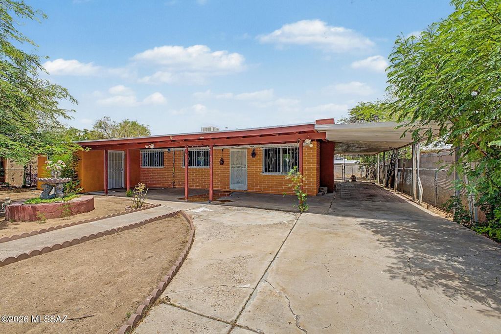 1731 E Holladay Street, Tucson, AZ 85706