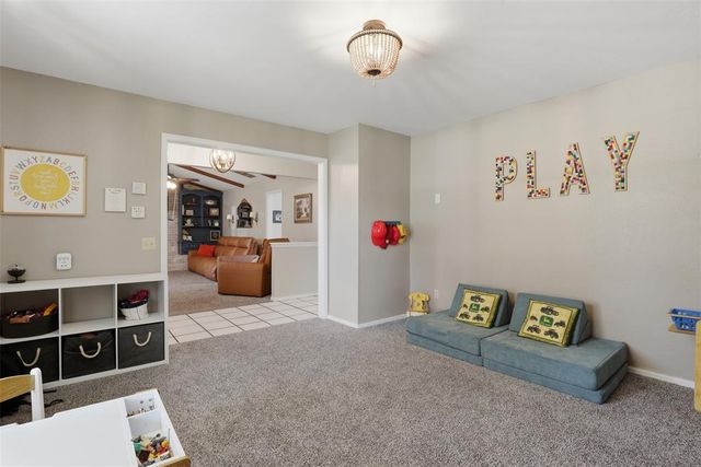 616 N Falcon Way, Mustang, OK 73064