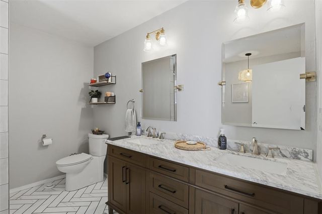 616 N Falcon Way, Mustang, OK 73064