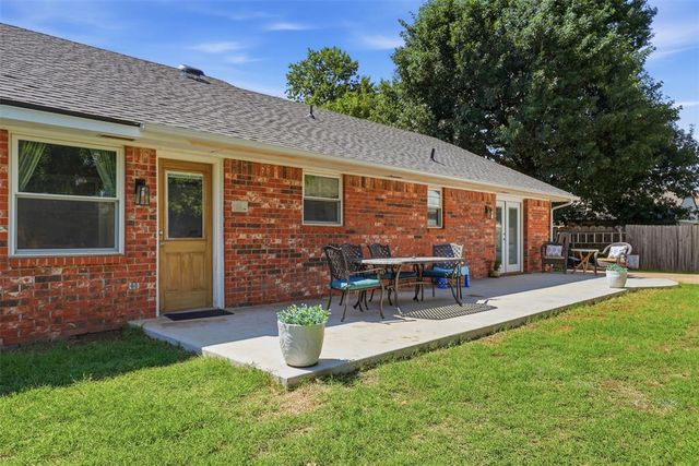 616 N Falcon Way, Mustang, OK 73064