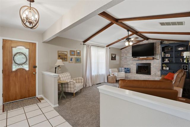 616 N Falcon Way, Mustang, OK 73064