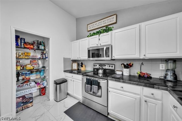 2071 20th AVE NE, Naples, FL 34120